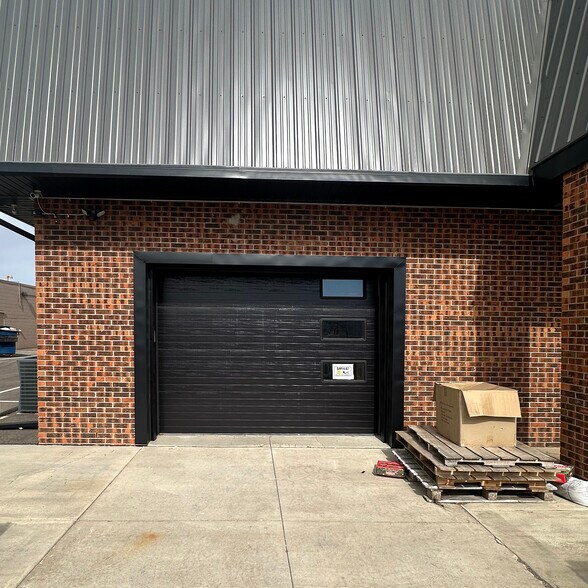 More Photos Of 7600 147th St W, Apple Valley Freestanding For Sale