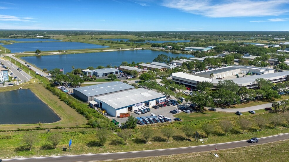 More Photos Of 215 Interstate Blvd, Sarasota Warehouse For Sale