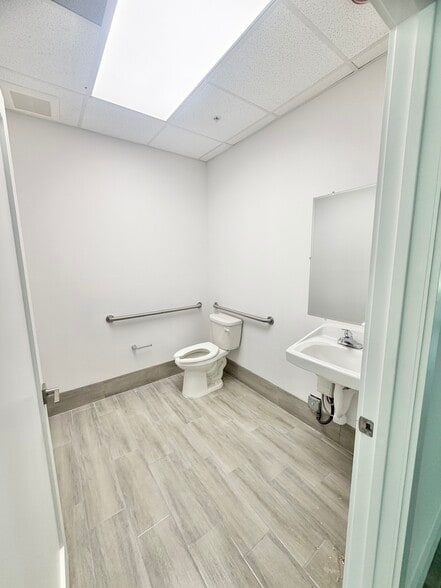 More Photos Of 9100 Belvedere Rd, Royal Palm Beach Loft Creative Space For Sale