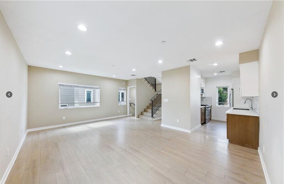 More Photos Of 961 N St Andrews Pl, Los Angeles Apartments For Sale