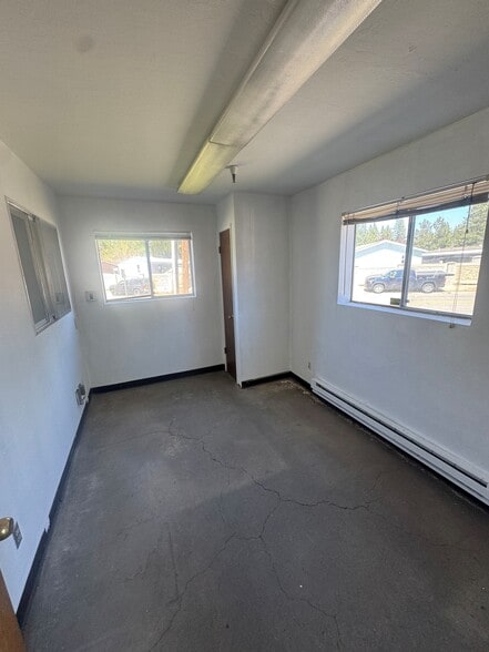 More Photos Of 1746 D St, South Lake Tahoe Warehouse For Lease