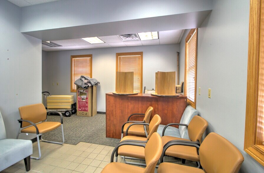 More Photos Of 366 N Portland Way, Galion Medical For Lease