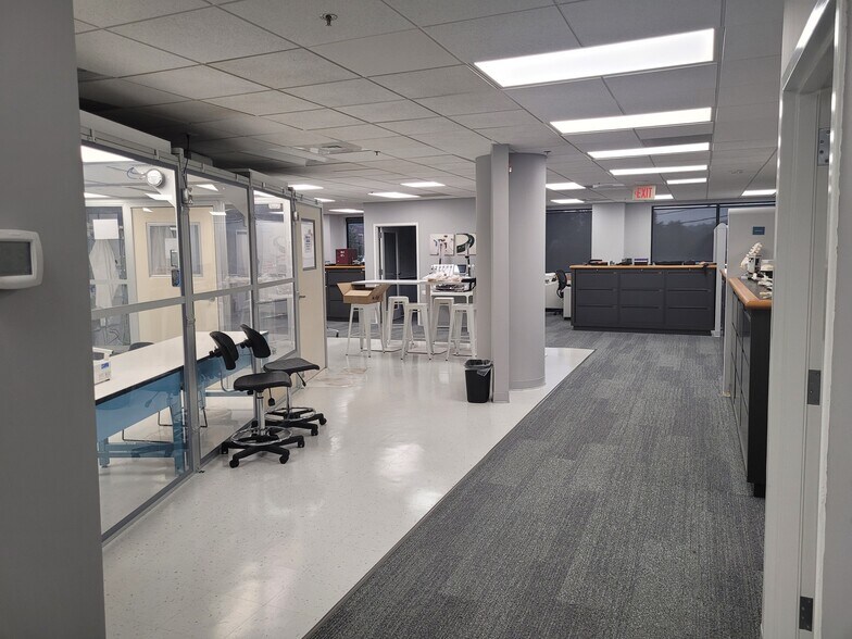 More Photos Of 1466 Main St, Waltham Office For Sale