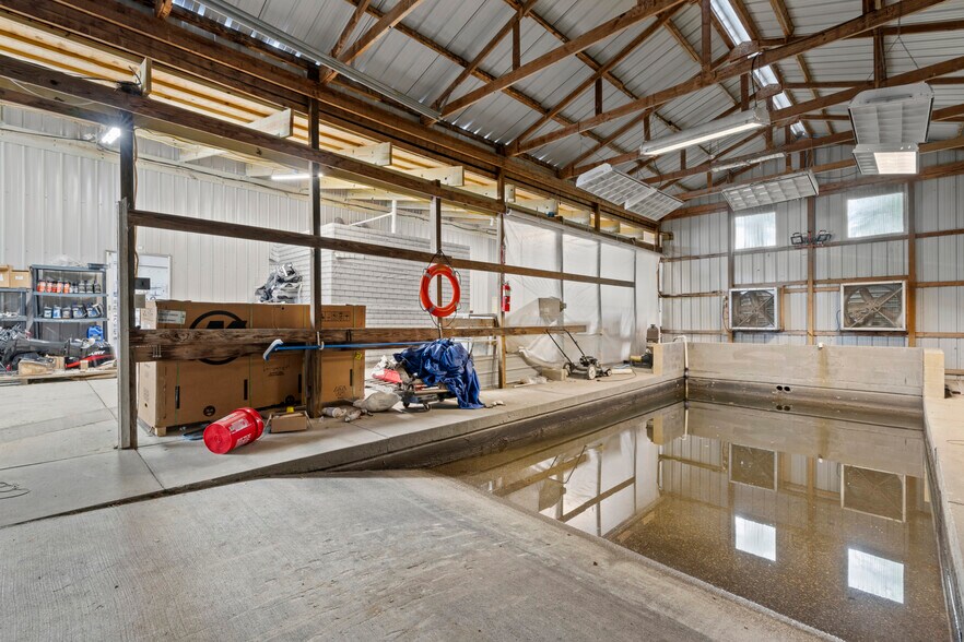 More Photos Of 4510 N Preston Hwy, Shepherdsville Showroom For Sale