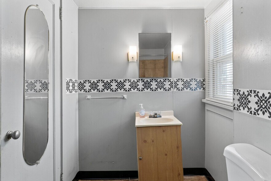 More Photos Of 301 Squires Ave, Endicott Apartments For Sale