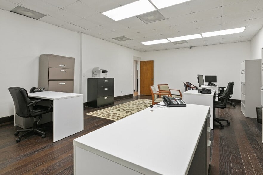 More Photos Of 6701 Beach Blvd, Jacksonville Freestanding For Lease