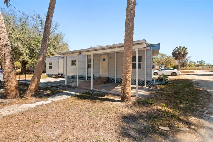 More Photos Of 380 San Jose St, North Fort Myers Manufactured Housing Mobile Home Park For Sale