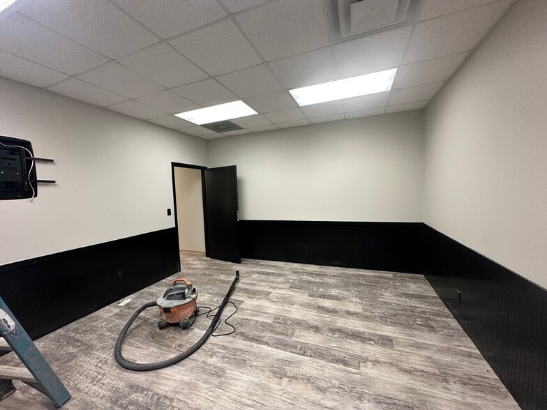 More Photos Of 4485 N Industrial Dr, Cumming Warehouse For Lease