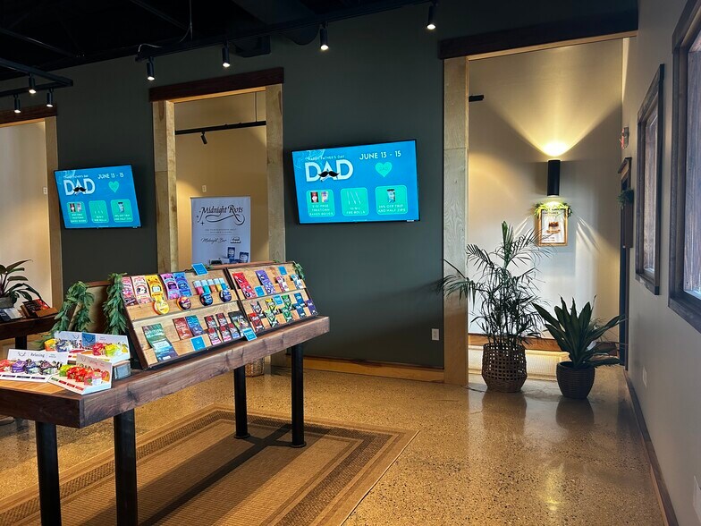 More Photos Of 4114-4120 W Stadium Dr, Kalamazoo Freestanding For Sale