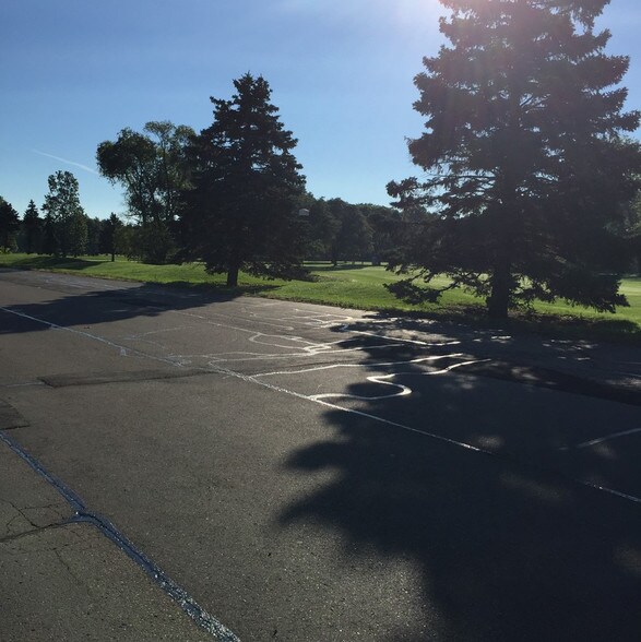 More Photos Of 17100 Clinton River Rd, Clinton Township Apartments For Sale