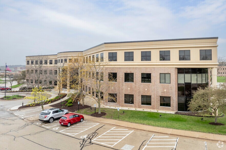More Photos Of 4600 American Pky, Madison Office For Sale