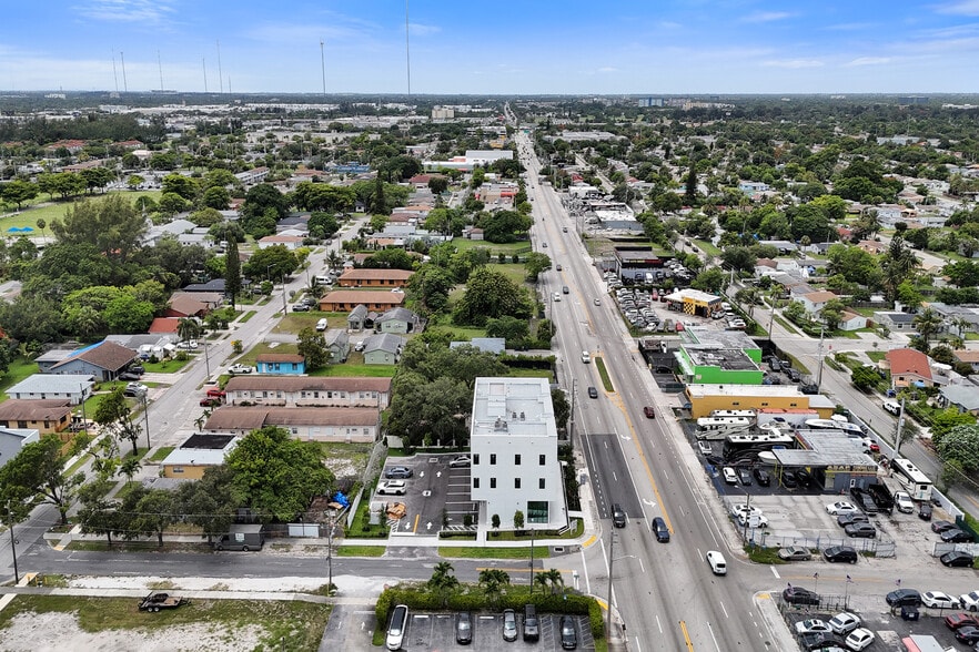 More Photos Of 401 Pembroke, Hallandale Beach Apartments For Lease