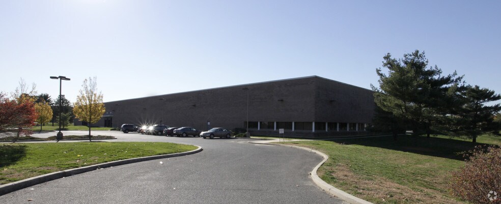 More Photos Of 80 Stults Rd, South Brunswick Warehouse For Lease