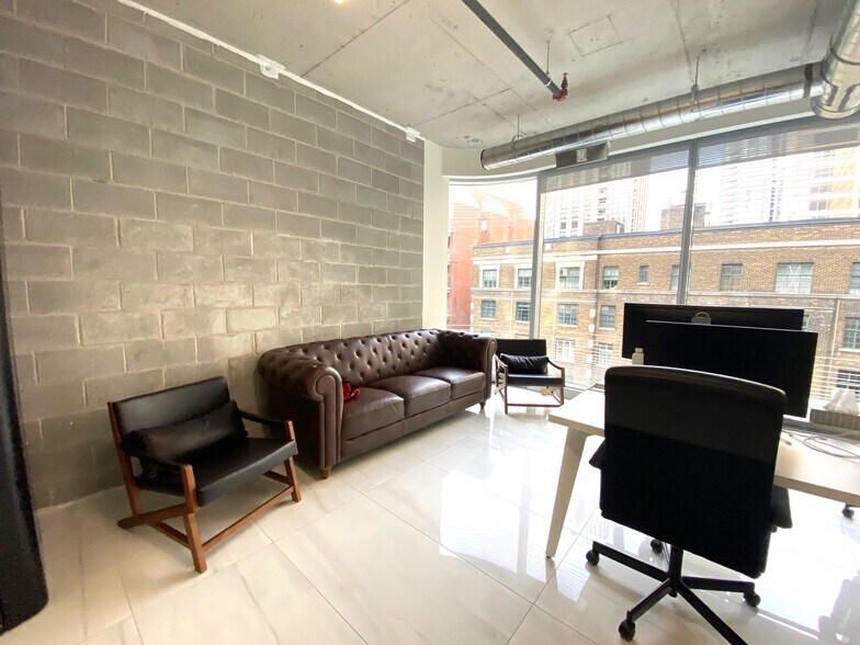 More Photos Of 7 St. Thomas St, Toronto Medical For Sale