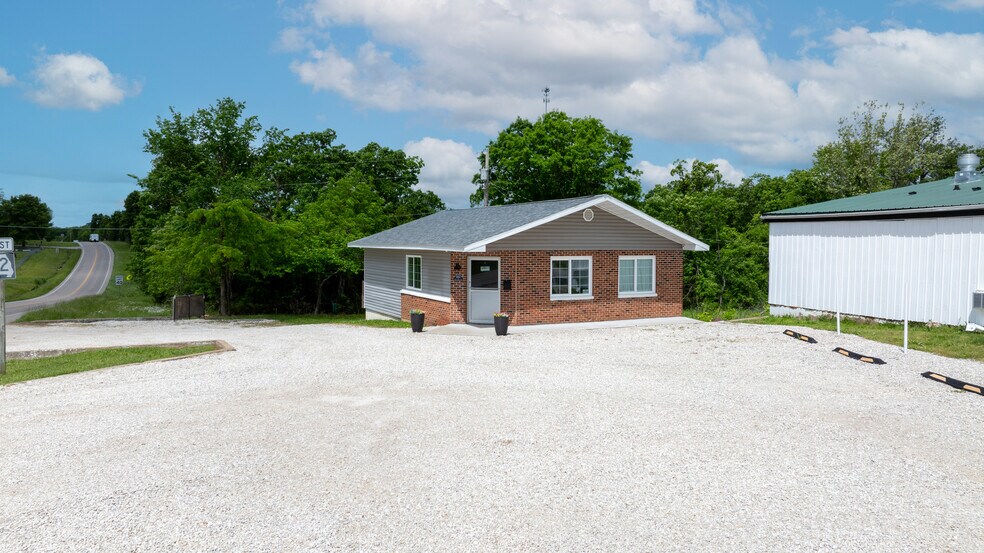 More Photos Of 900 Highway 42, Iberia Freestanding For Sale