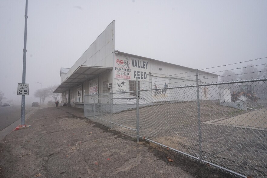 More Photos Of 121 N Gateway Dr, Madera Freestanding For Sale