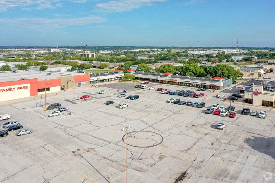 More Photos Of 5056-5080 S 108th St, Omaha Freestanding For Lease