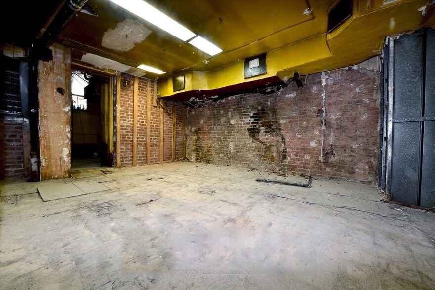 More Photos Of 334 E 6th St, New York Apartments For Lease