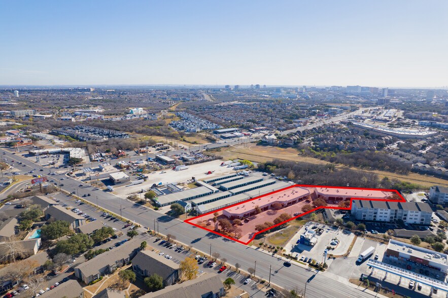 More Photos Of 8666 Huebner Rd, San Antonio Research And Development For Lease