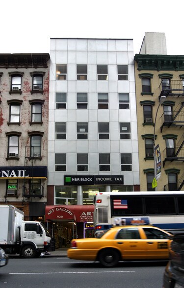 More Photos Of 920 Third Ave, New York Office For Lease