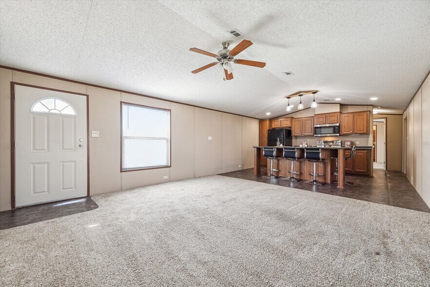 More Photos Of 3733 Rest Home Rd, Pearland Flex For Sale