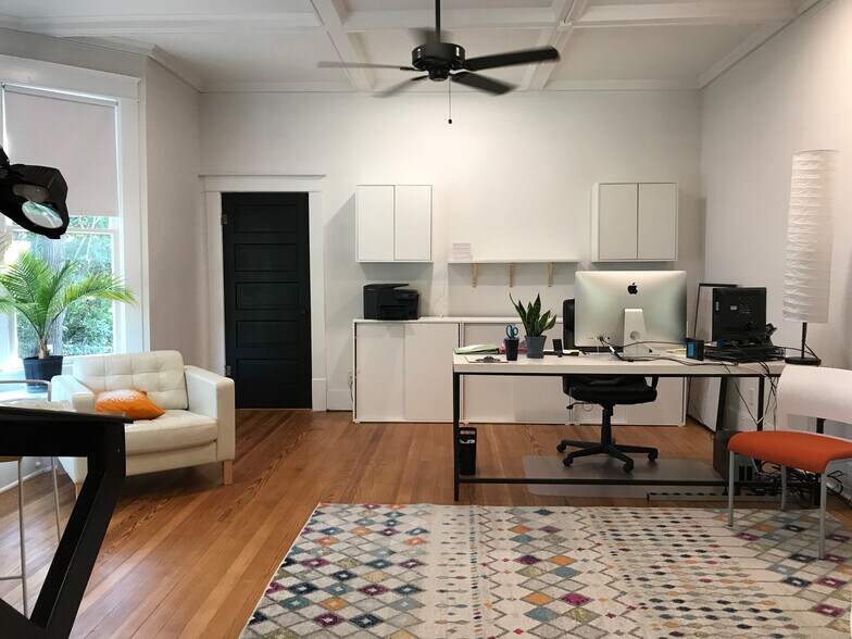 More Photos Of 729 N Bishop Ave, Dallas Office For Sale