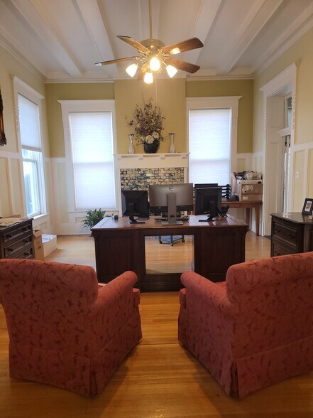 More Photos Of 511 W French Pl, San Antonio Office Residential For Sale