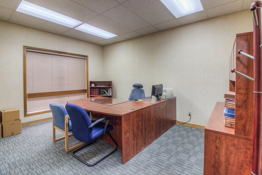More Photos Of 304-308 N 3rd St, Yakima Office For Sale