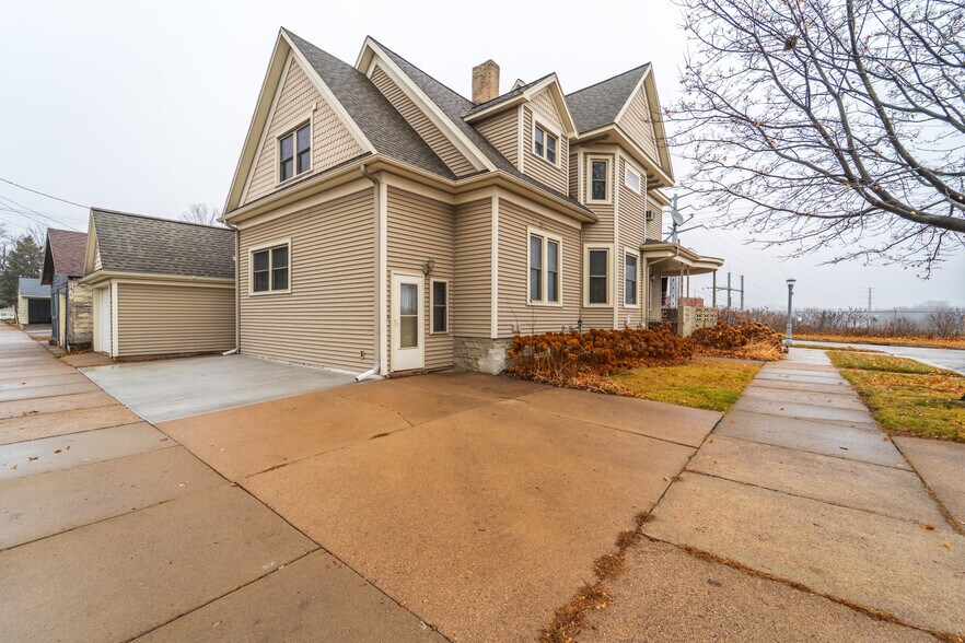 More Photos Of 550 S 1st Ave, Wausau Multifamily For Sale