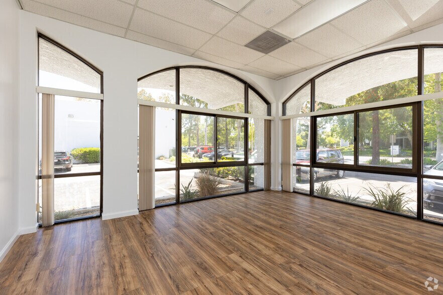 More Photos Of 2277 Townsgate Rd, Westlake Village Office For Lease