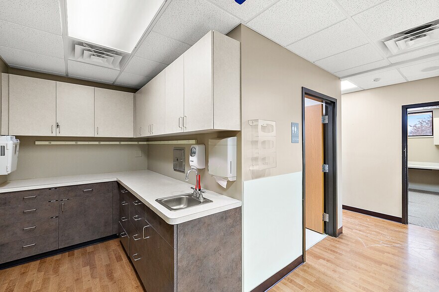 More Photos Of 1794 N Lapeer Rd, Lapeer Medical For Lease