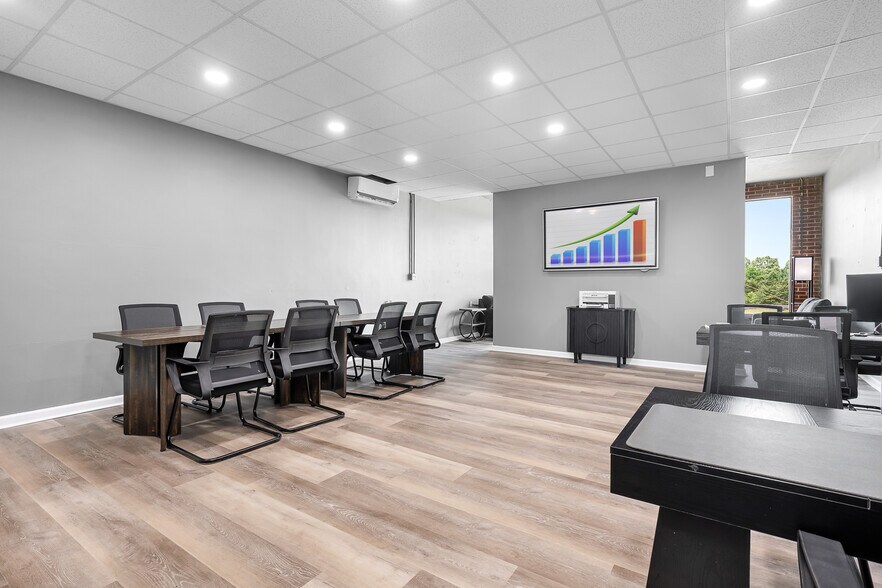 More Photos Of 426-430 Western Ave, Statesville Freestanding For Lease