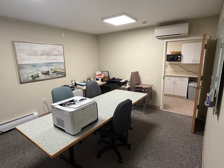 More Photos Of 144 Thadeus St, South Portland Office Residential For Lease