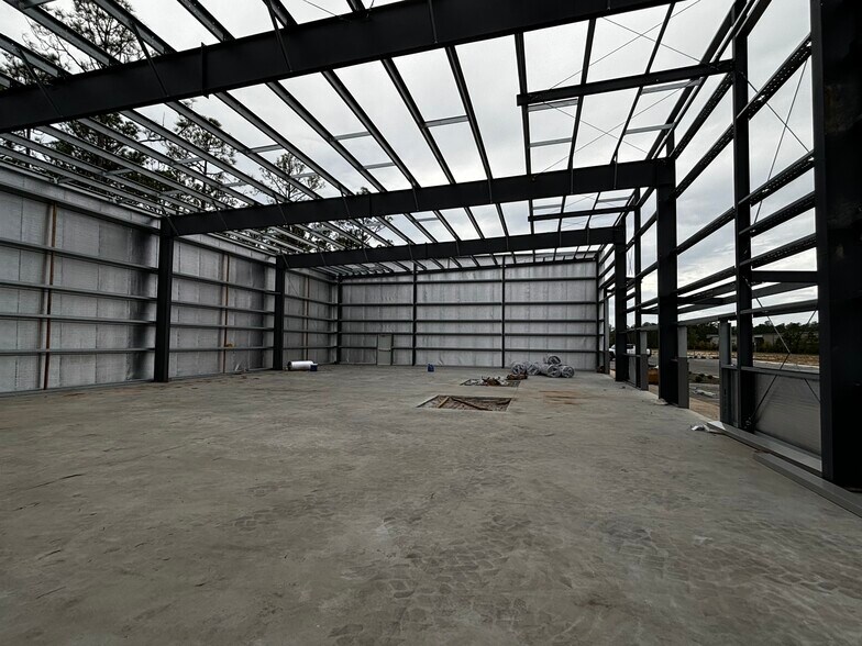 More Photos Of 334 Goldsby Rd, Santa Rosa Beach Showroom For Sale