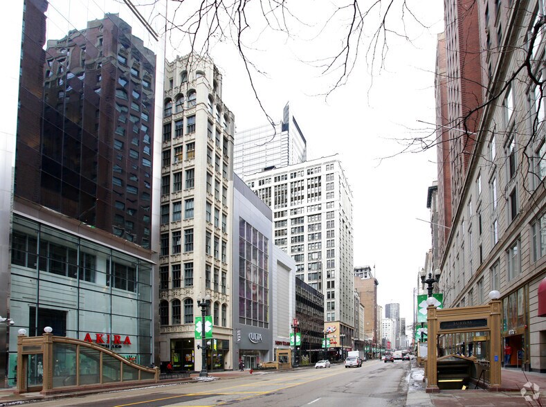 More Photos Of 120 S State St, Chicago Office For Sale