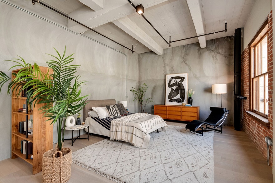 More Photos Of 808 S Broadway, Los Angeles Office For Lease