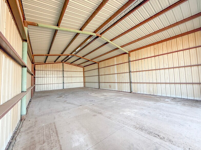 More Photos Of 11730 Highway 152, Pampa Warehouse For Sale