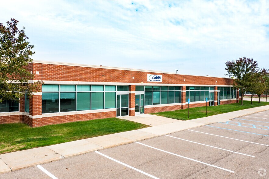 More Photos Of 27275 Haggerty Rd, Novi Research And Development For Lease