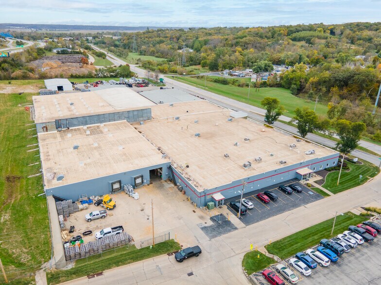 More Photos Of 4350 McKinley St, Omaha Manufacturing For Lease