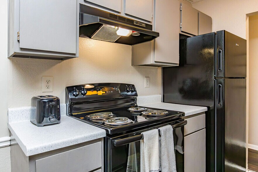 More Photos Of 5816 Covington Hwy, Decatur Apartments For Sale