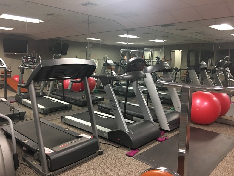 More Photos Of 90 Grove St, Ridgefield Medical For Sale