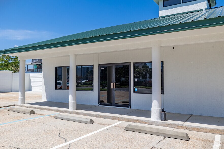 More Photos Of 6126 Thomas Dr, Panama City Self Storage For Sale