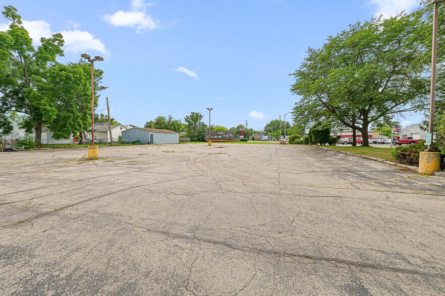 More Photos Of 254 Winnebago Dr, Fond Du Lac Office For Sale