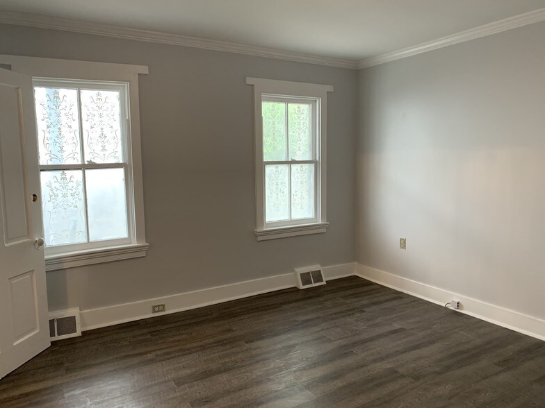 More Photos Of 26 W Main St, New Market Storefront Retail Office For Lease