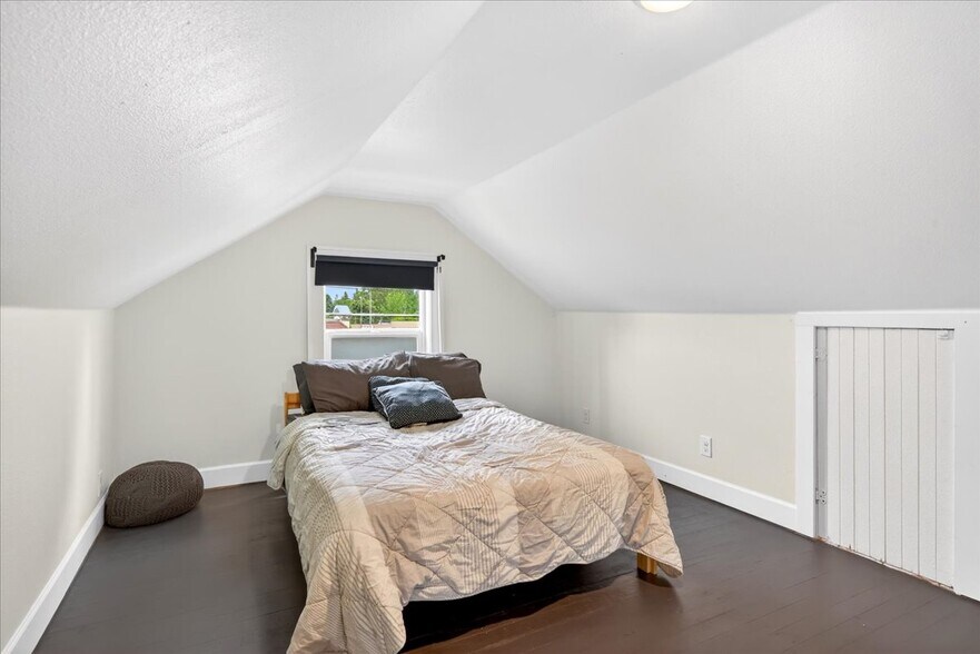 More Photos Of 3327 SE 50th Ave, Portland Office Residential For Sale