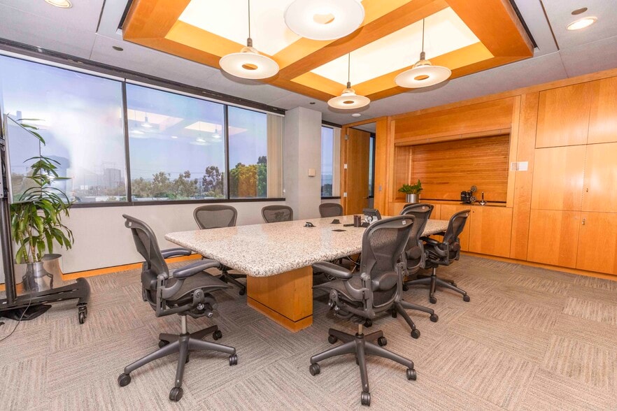 More Photos Of 1015 N Hollywood Way, Burbank Office For Lease