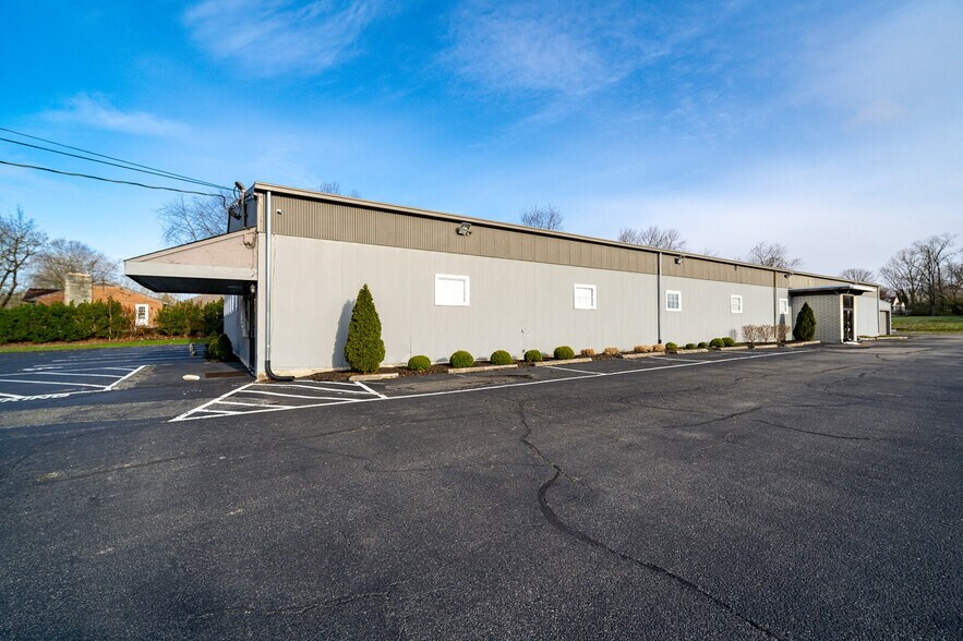 More Photos Of 6962 Coles Rd, Middletown General Retail For Sale