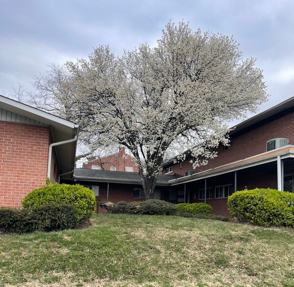 More Photos Of 4000 W Northern Pky, Baltimore Office For Lease