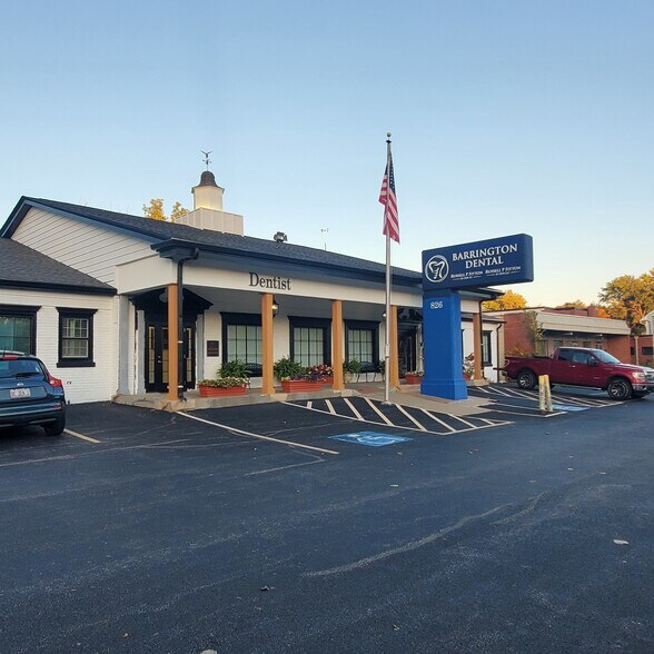 More Photos Of 820-826 S Northwest Hwy, Barrington Office For Lease