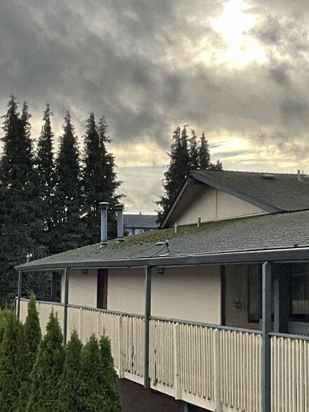 More Photos Of 1233 Central Ave N, Kent Hotel For Sale